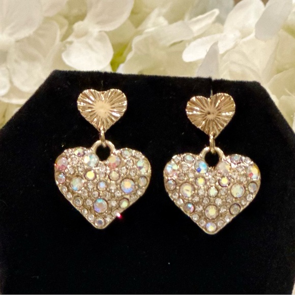 Jewelry - New iredescent heart earrings